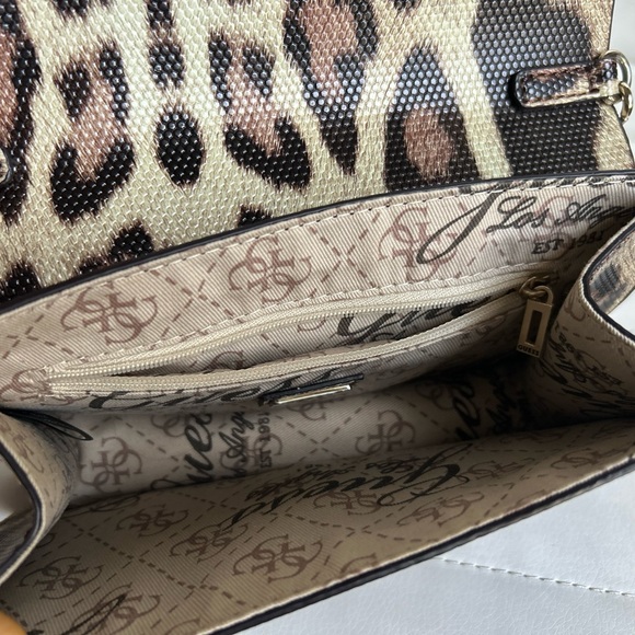 Guess crossbody stylish print - Picture 3 of 5